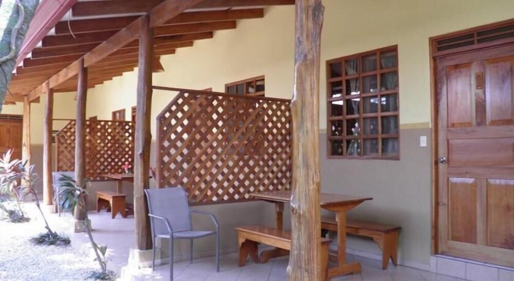 Cabinas El Colibri 카리요 외부 사진